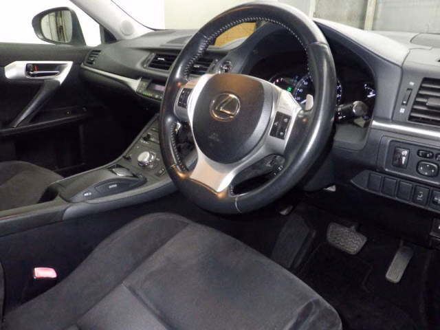 LEXUS CT200H