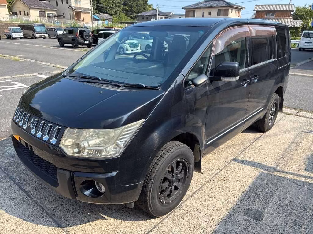 MITSUBISHI DELICA D:5