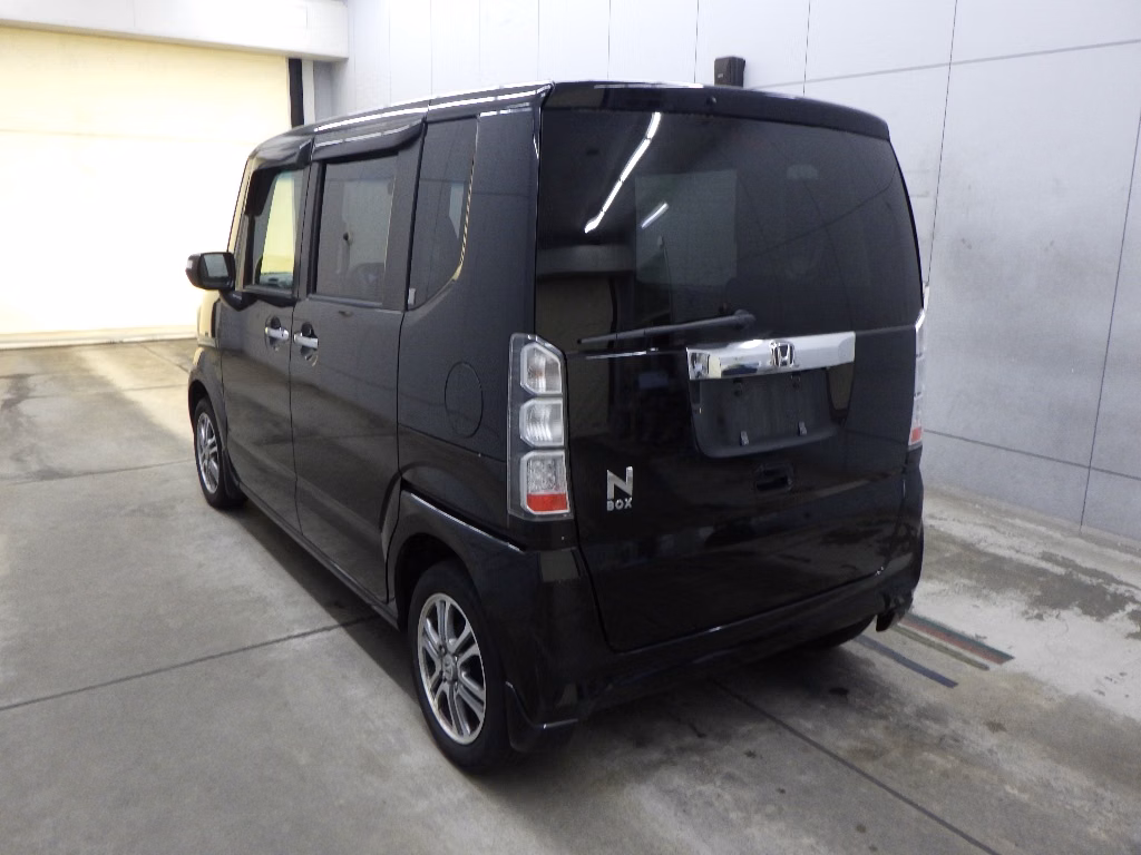 HONDA N-BOX