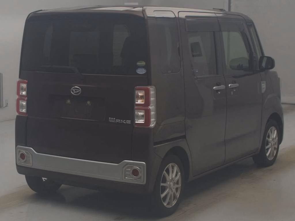 DAIHATSU WAKE