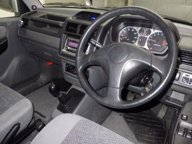 MITSUBISHI PAJERO MINI