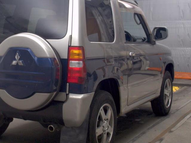 MITSUBISHI PAJERO MINI