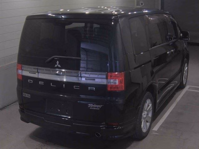 MITSUBISHI DELICA D:5