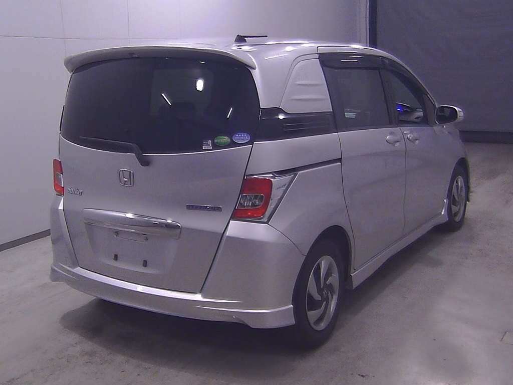 HONDA FREED SPIKE