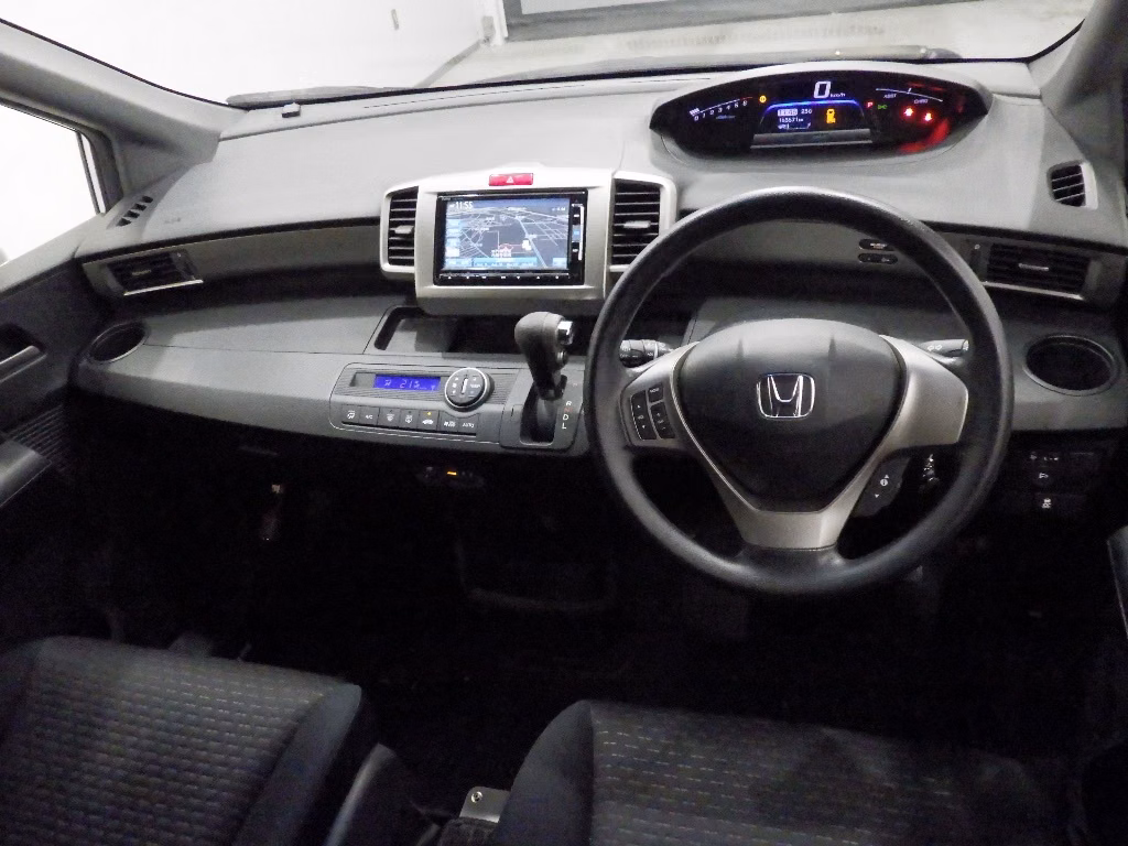 HONDA FREED SPIKE