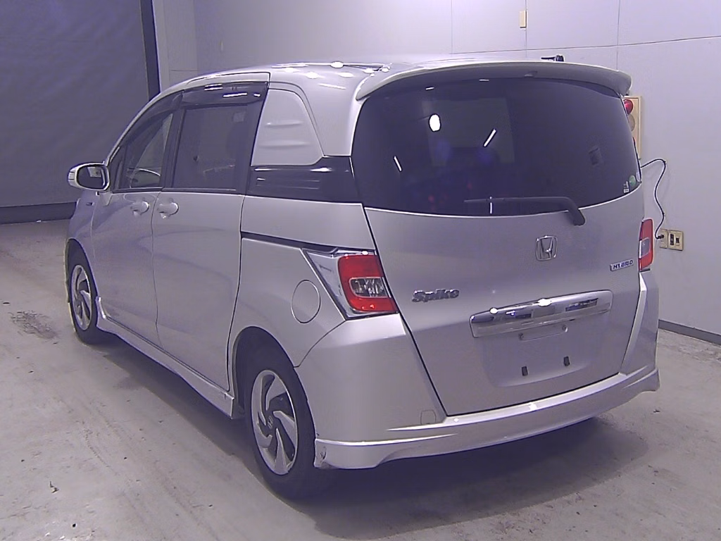 HONDA FREED SPIKE