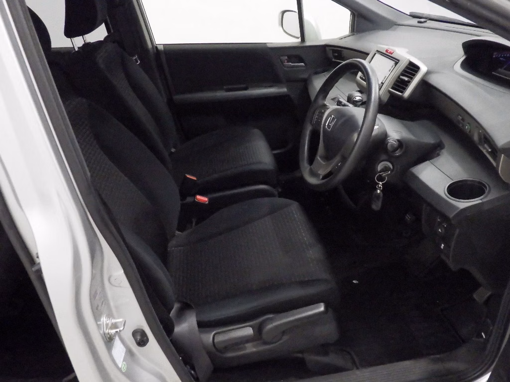 HONDA FREED SPIKE