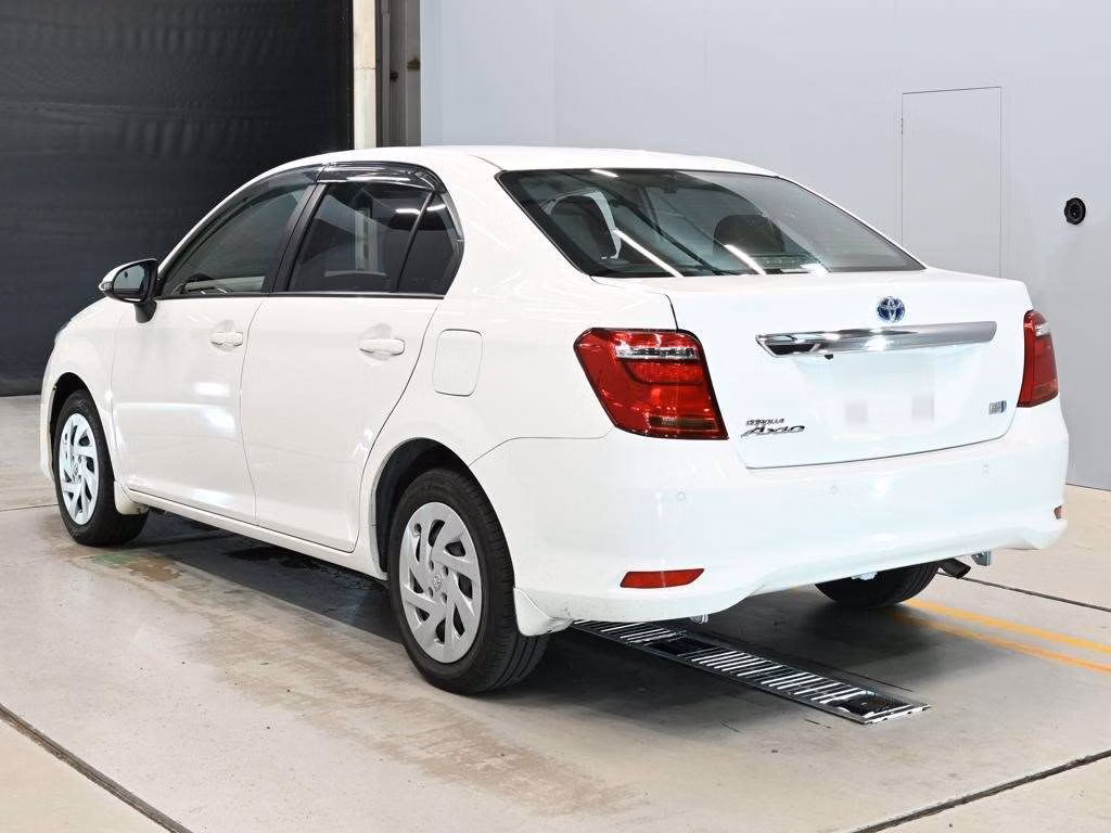TOYOTA COROLLA AXIO