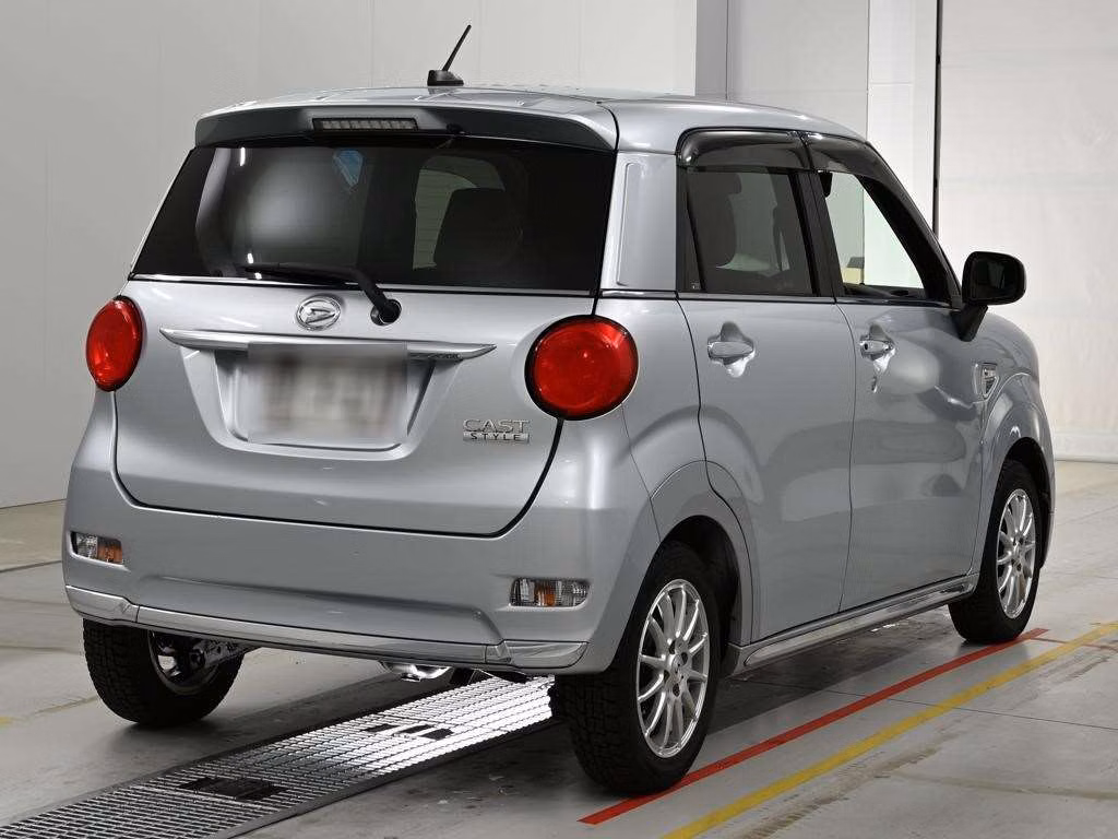 DAIHATSU CAST
