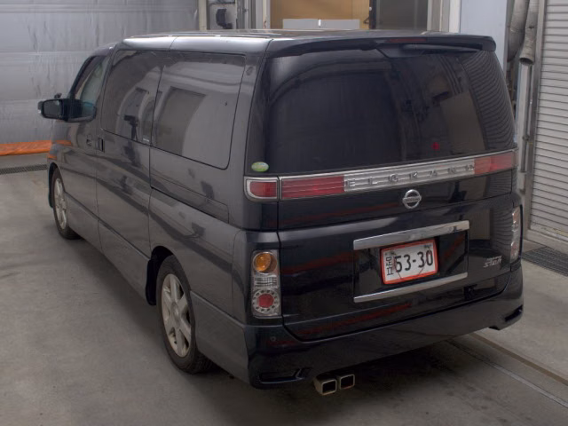 NISSAN ELGRAND
