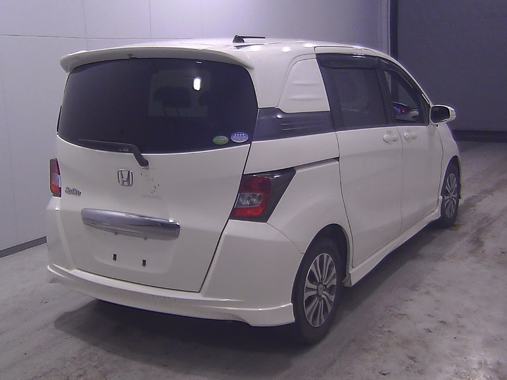 HONDA FREED SPIKE