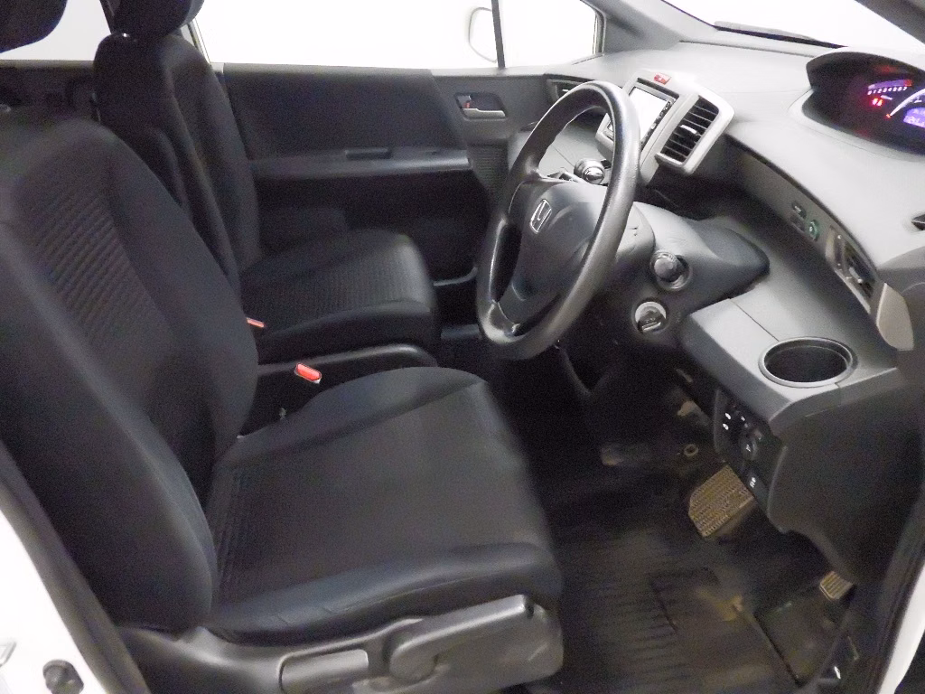 HONDA FREED SPIKE