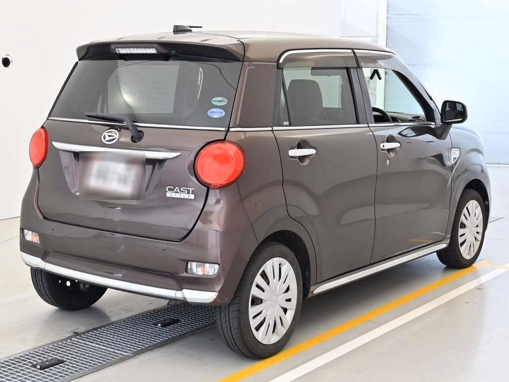 DAIHATSU CAST