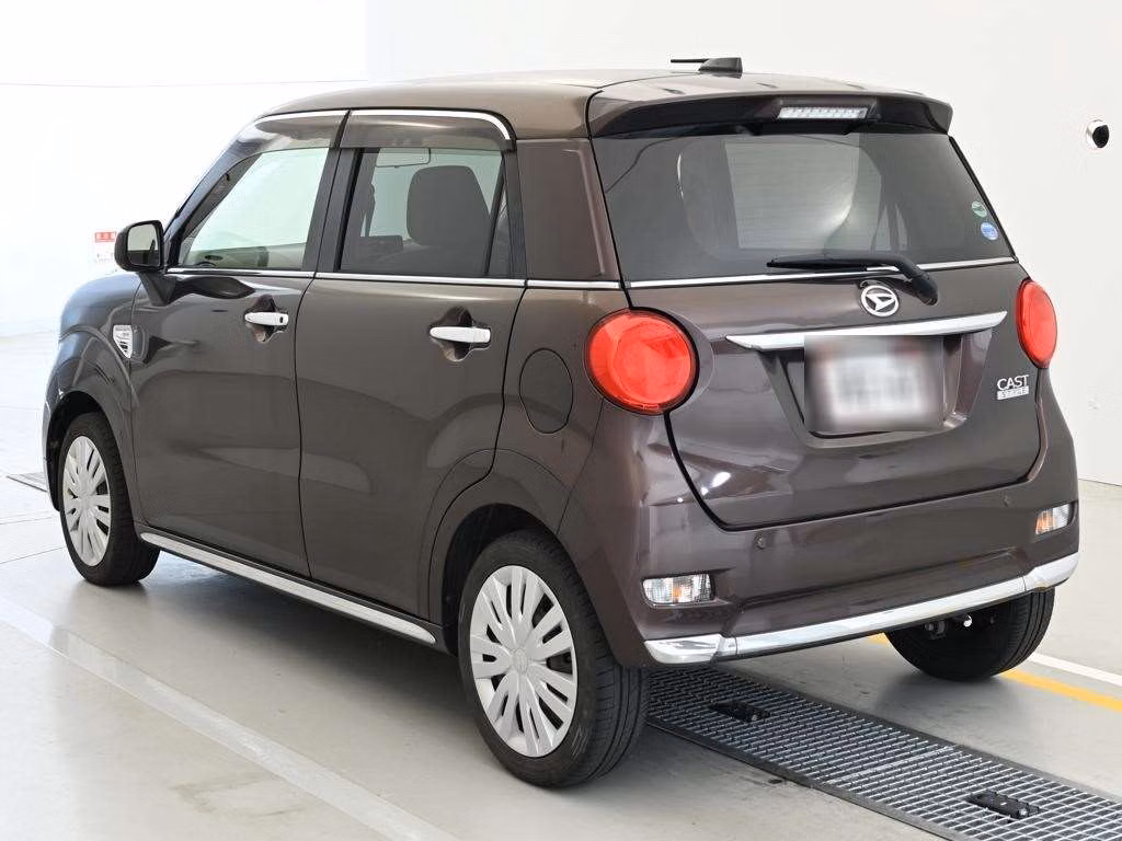DAIHATSU CAST