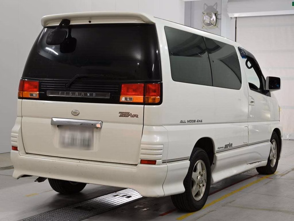 NISSAN ELGRAND