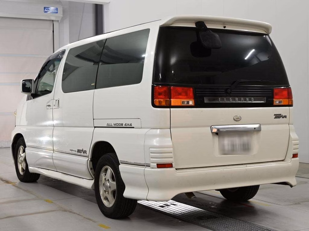 NISSAN ELGRAND