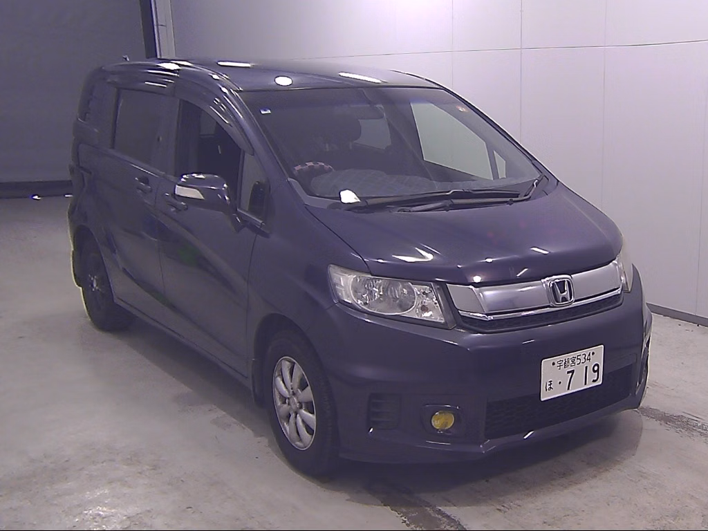 HONDA FREED SPIKE