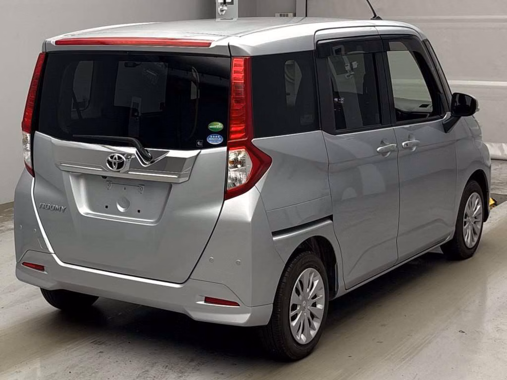 TOYOTA ROOMY