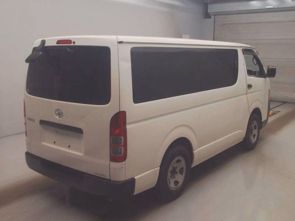 TOYOTA REGIUS ACE