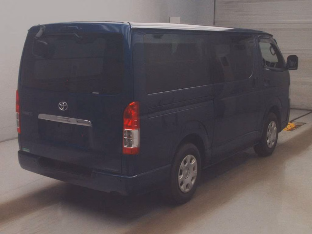 TOYOTA REGIUS ACE