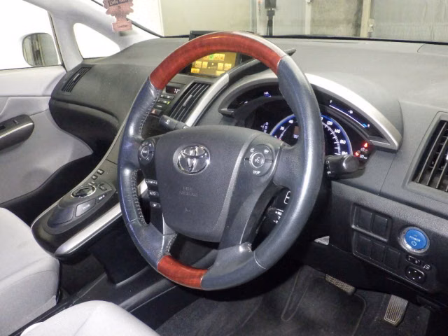 TOYOTA SAI