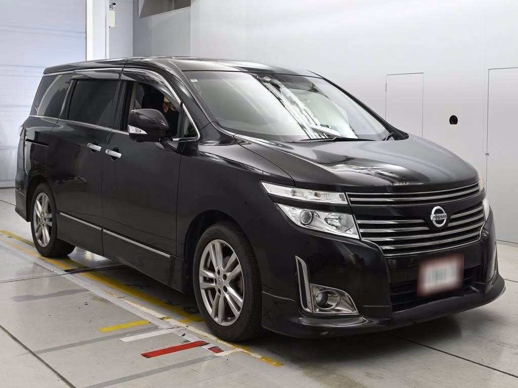 NISSAN ELGRAND