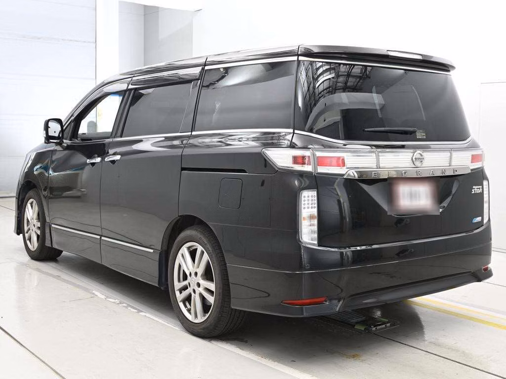 NISSAN ELGRAND