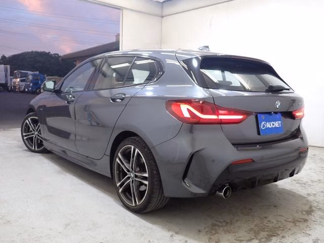 BMW 1-SERIES