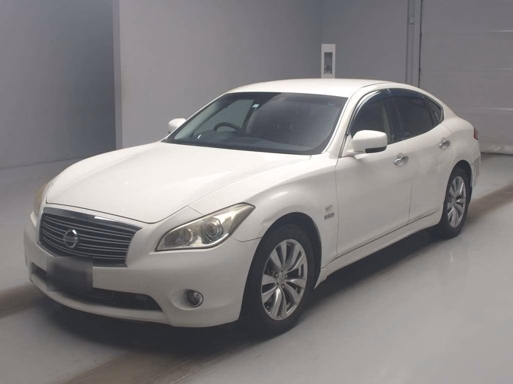 NISSAN FUGA