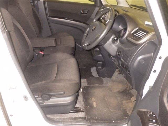 MITSUBISHI DELICA D:2