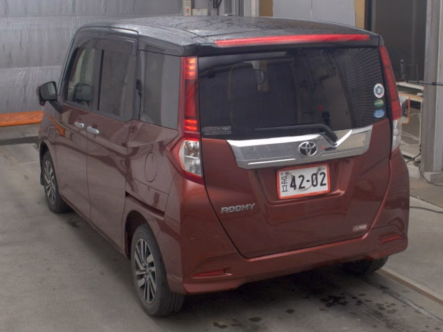 TOYOTA ROOMY