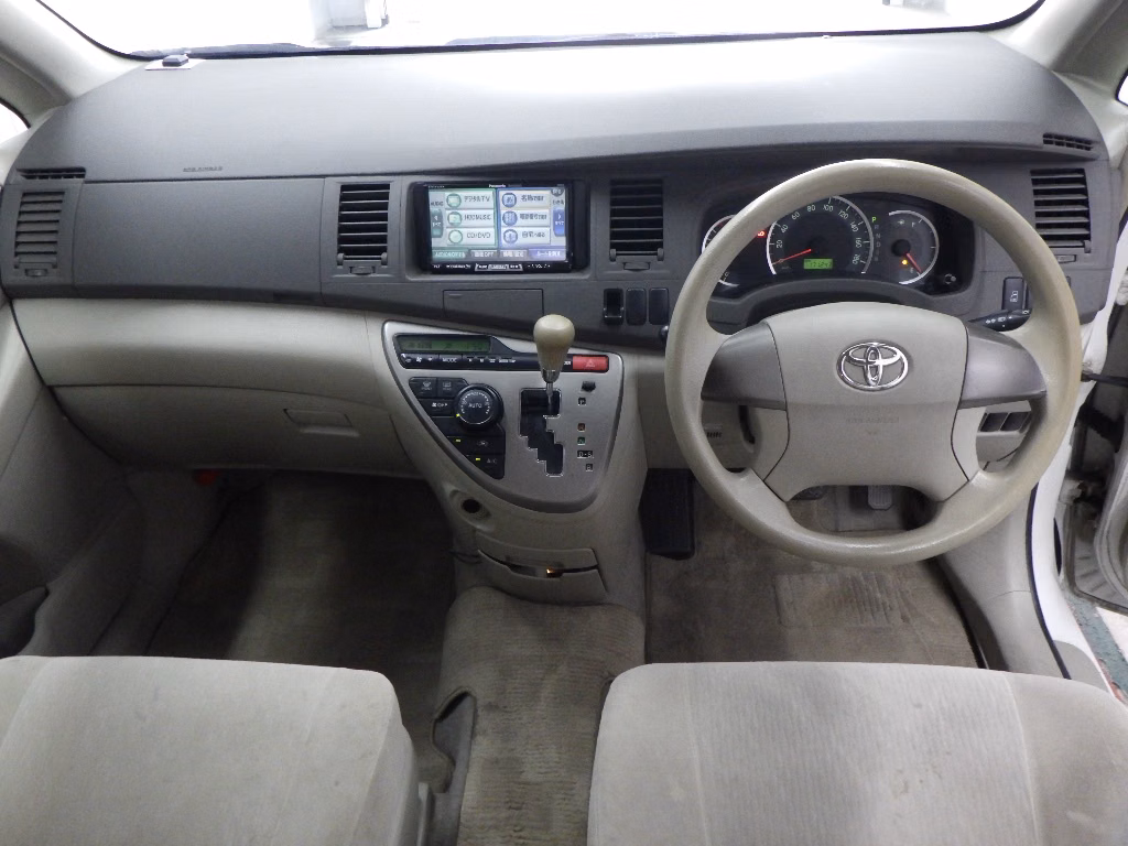 TOYOTA ISIS