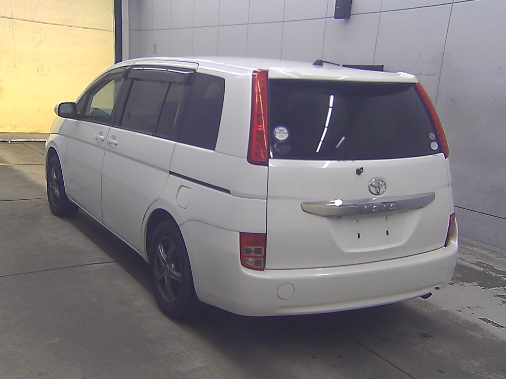 TOYOTA ISIS