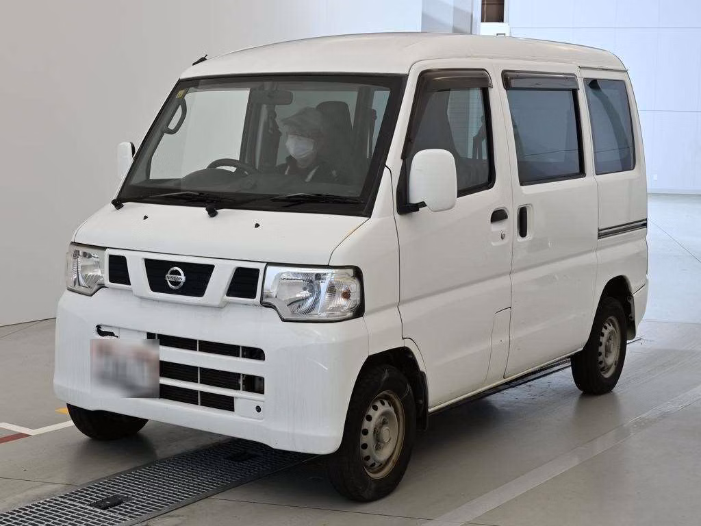 NISSAN NV100 CLIPPER