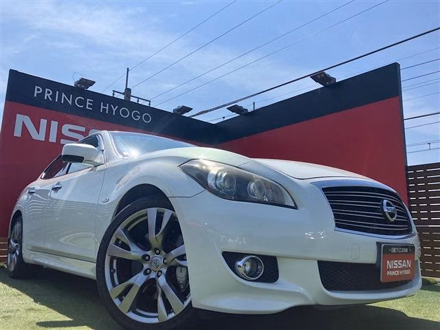 NISSAN FUGA