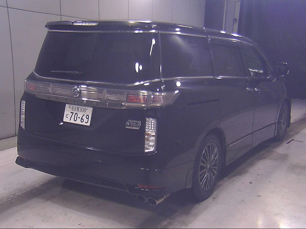 NISSAN ELGRAND