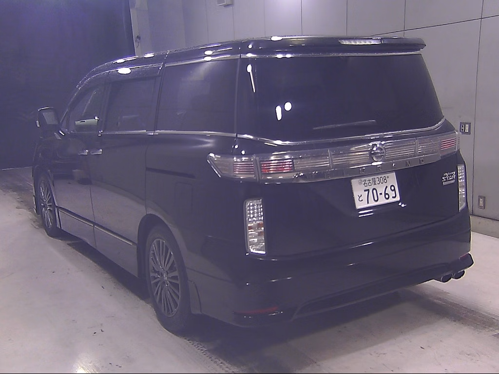 NISSAN ELGRAND