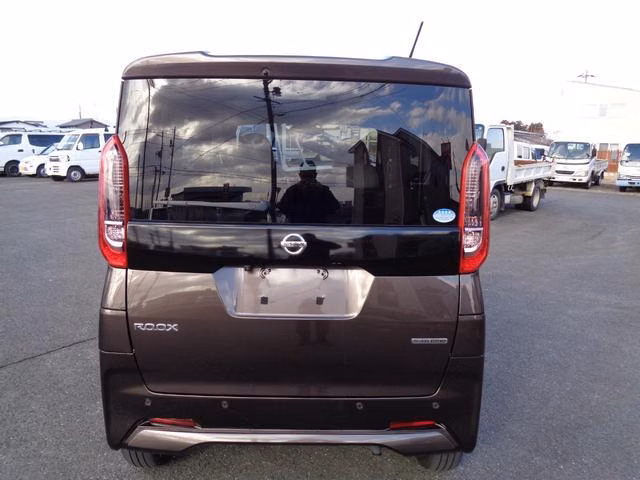 NISSAN ROOX