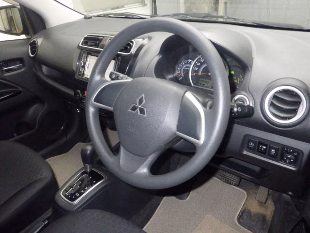 MITSUBISHI MIRAGE
