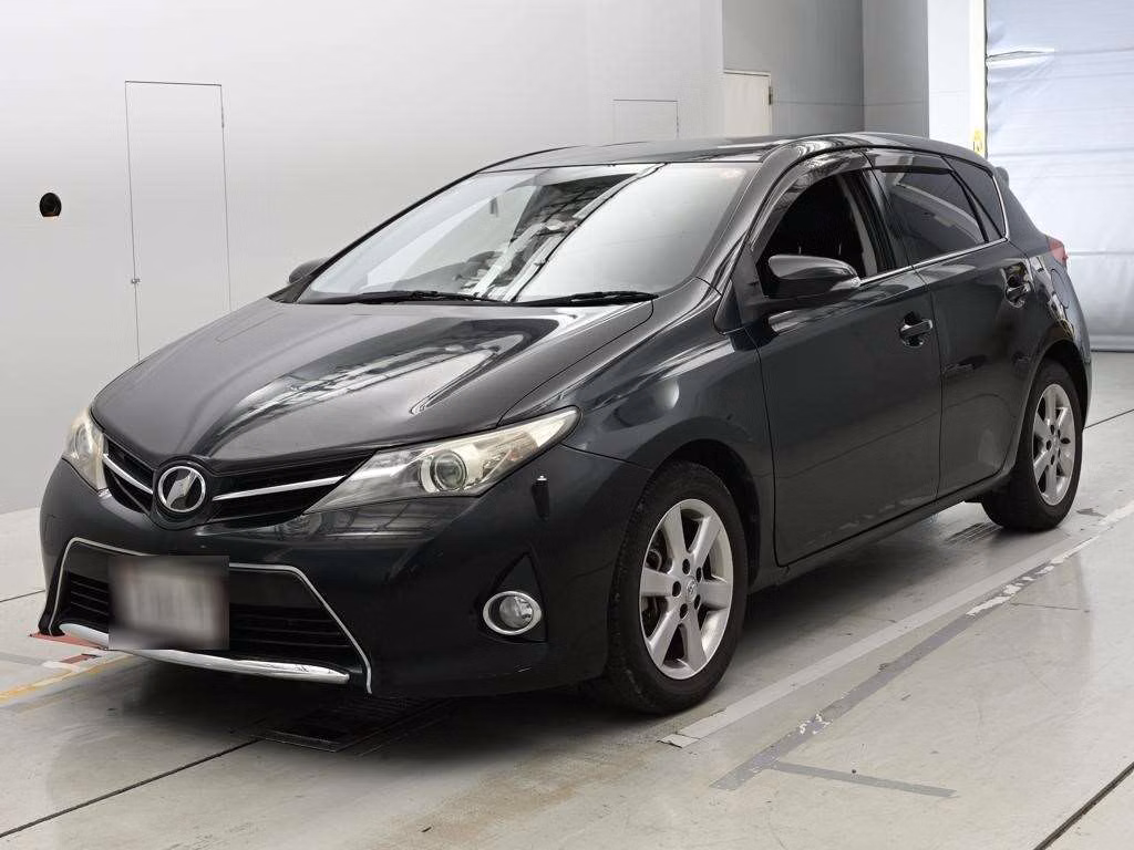 TOYOTA AURIS