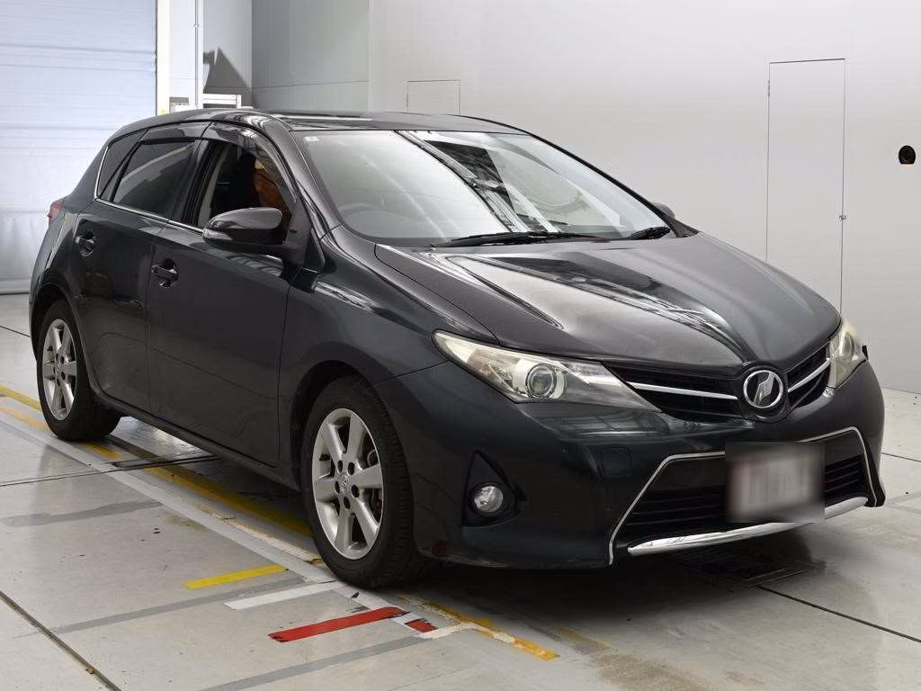 TOYOTA AURIS