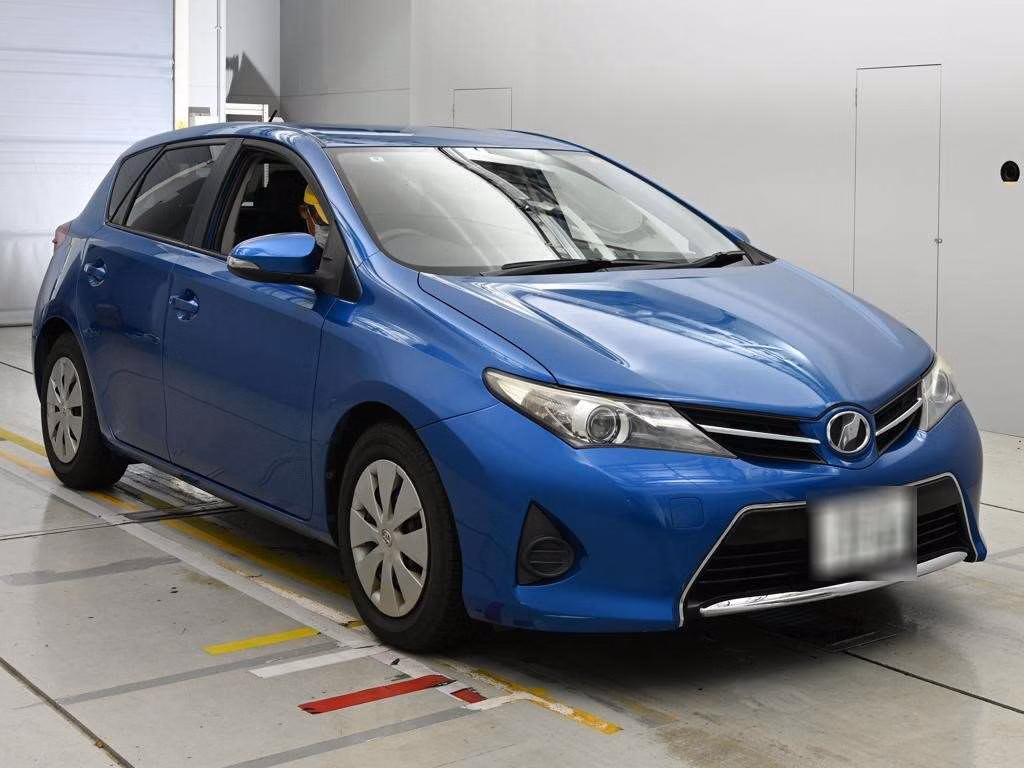 TOYOTA AURIS