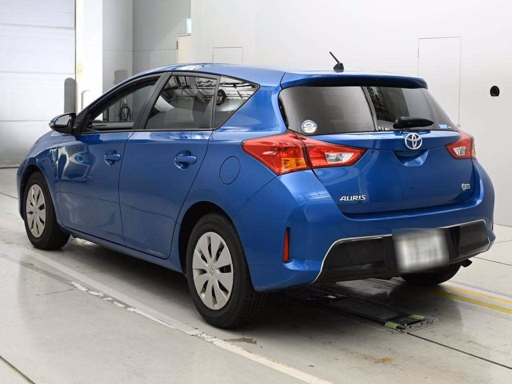 TOYOTA AURIS