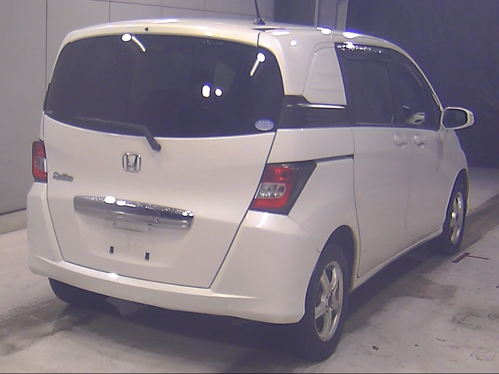 HONDA FREED SPIKE