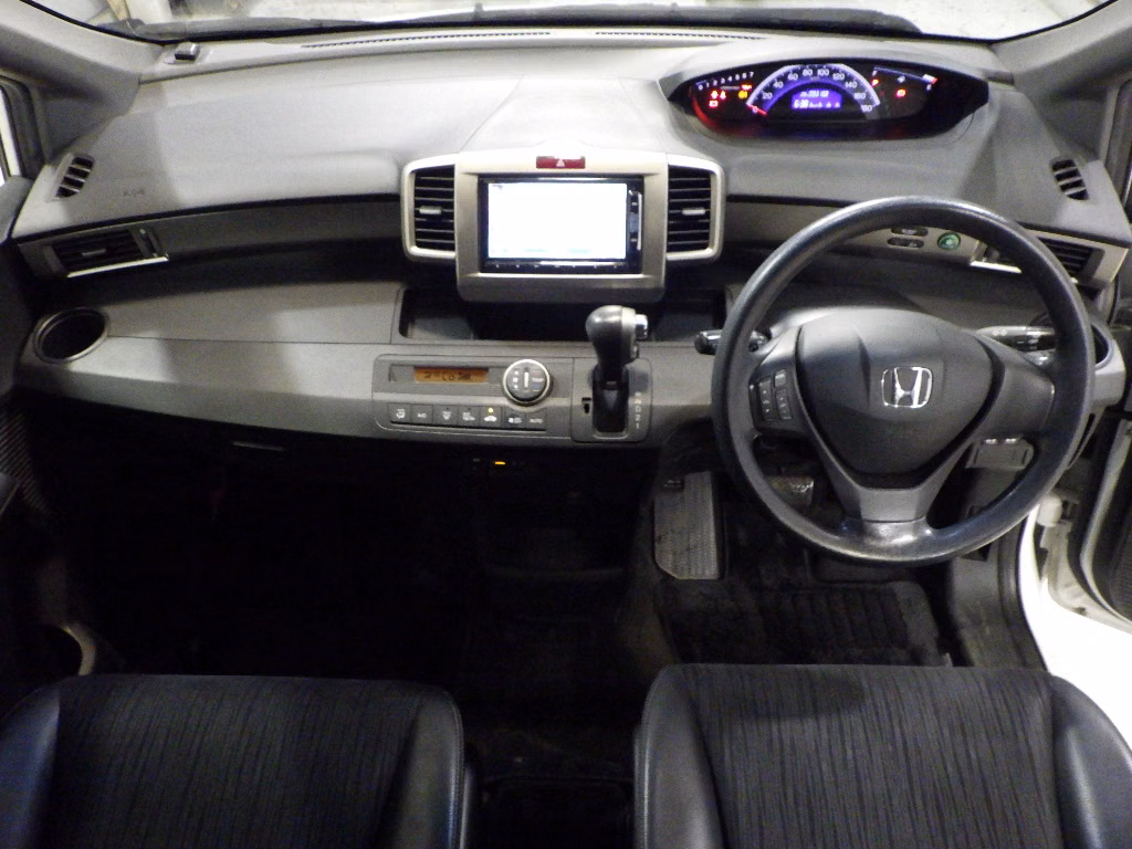 HONDA FREED SPIKE