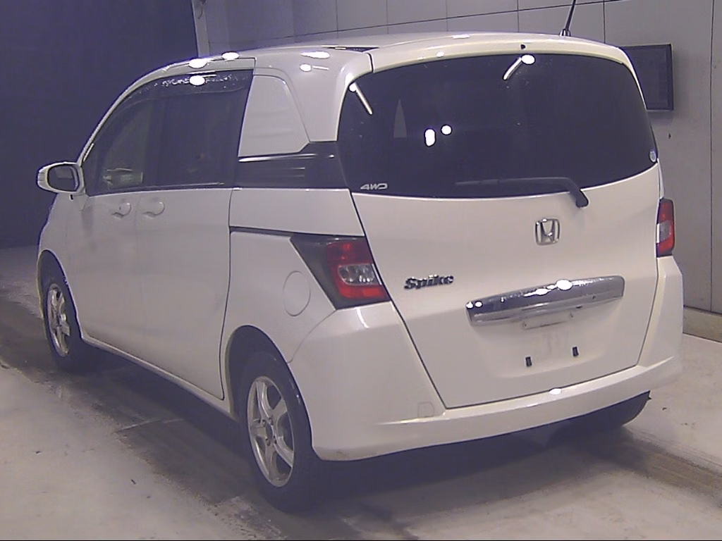 HONDA FREED SPIKE