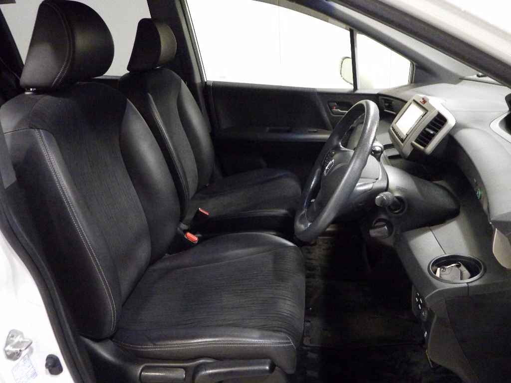 HONDA FREED SPIKE