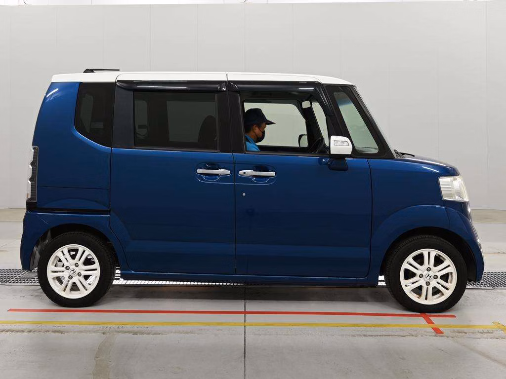 HONDA N-BOX+
