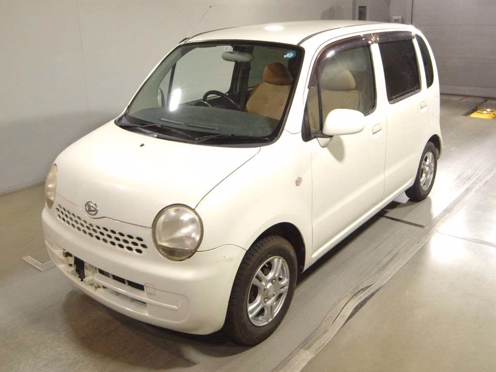 DAIHATSU MOVE LATTE