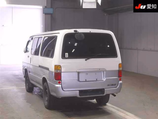TOYOTA REGIUS ACE